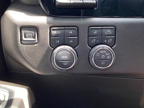 Used 2024 Chevrolet Silverado 2500 ZR2 w/ Technology Package AWD/4WD image 12