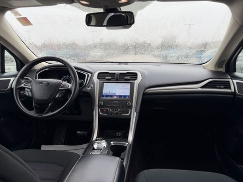 Used 2020 Ford Fusion SE image 34