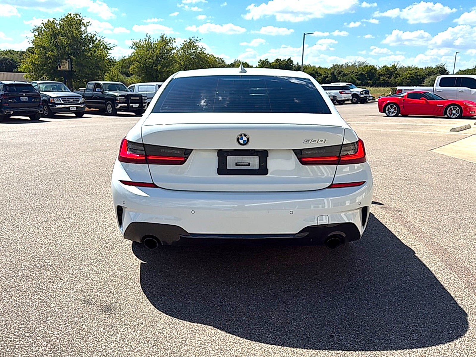 Used 2022 BMW 330i Sedan w/ M Sport Package RWD image 6