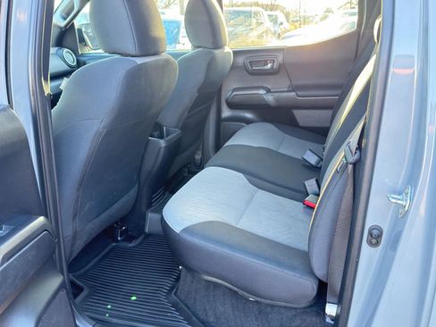 Used 2021 Toyota Tacoma TRD Off-Road image 13