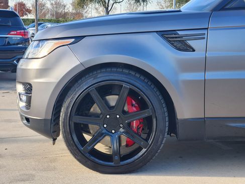 Used 2017 Land Rover Range Rover Sport image 9