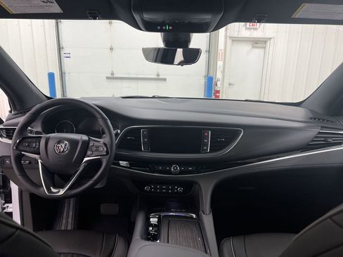 Used 2023 Buick Enclave Avenir image 10