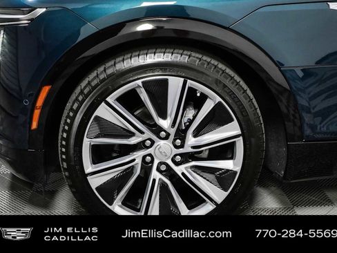 Used 2025 Cadillac Lyriq Luxury AWD/4WD image 38