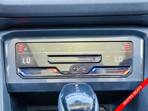 Used 2022 Volkswagen Tiguan SE image 6