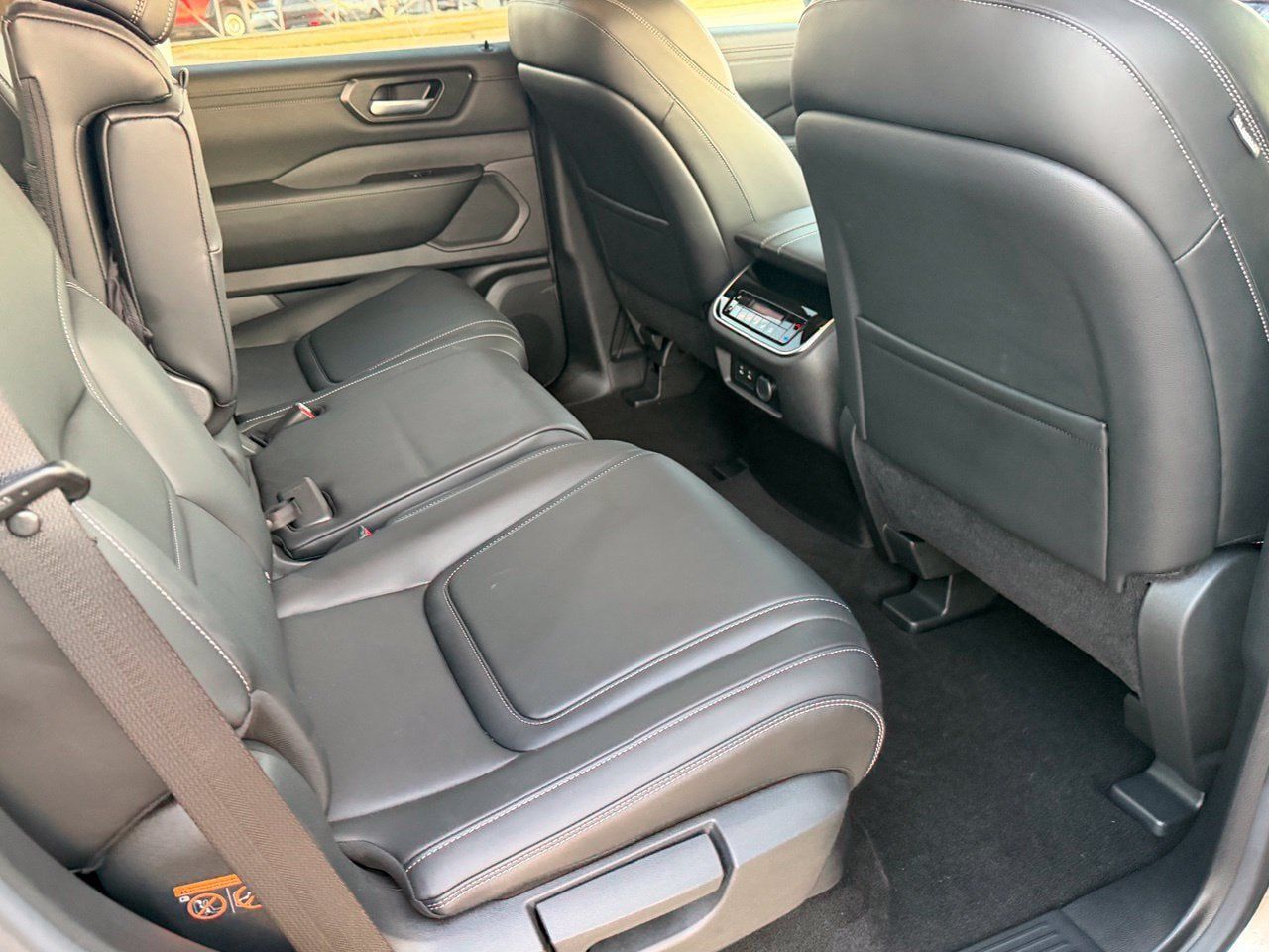 Certified 2025 Nissan Armada SV RWD image 28