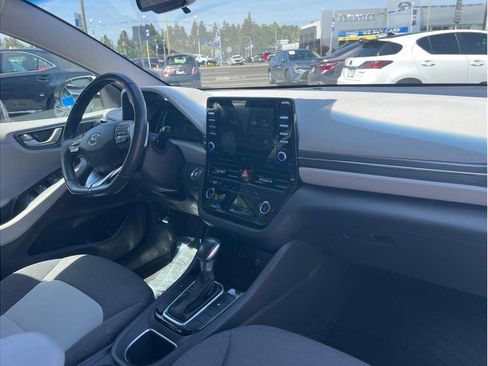 Used 2020 Hyundai Ioniq SE FWD image 13