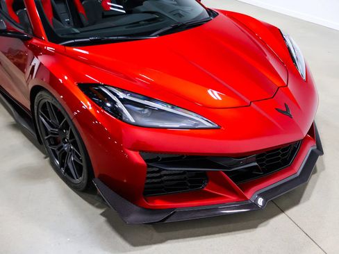 Used 2025 Chevrolet Corvette Z06 w/ Z07 Performance Package RWD image 74
