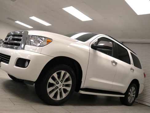 Used 2017 Toyota Sequoia Limited w/ Safety & Convenience Package AWD/4WD image 9