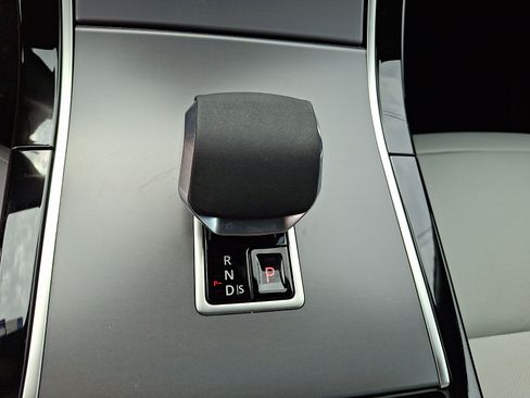Used 2026 Land Rover Range Rover Velar S AWD/4WD image 13