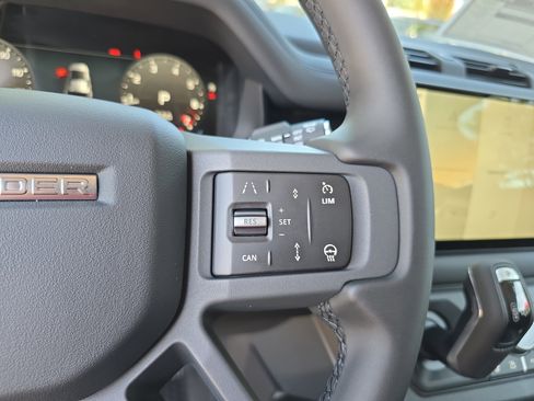 New 2025 Land Rover Defender 110 S image 17