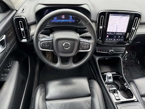 Used 2023 Volvo XC40 B5 Plus w/ Driver Assist Package image 4
