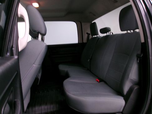 Used 2017 RAM 1500 Express AWD/4WD image 8