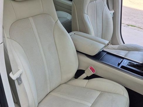 Used 2012 Lincoln MKS FWD image 69
