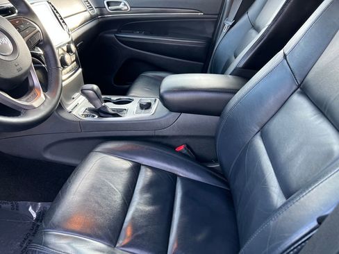 Used 2019 Jeep Grand Cherokee Limited image 9