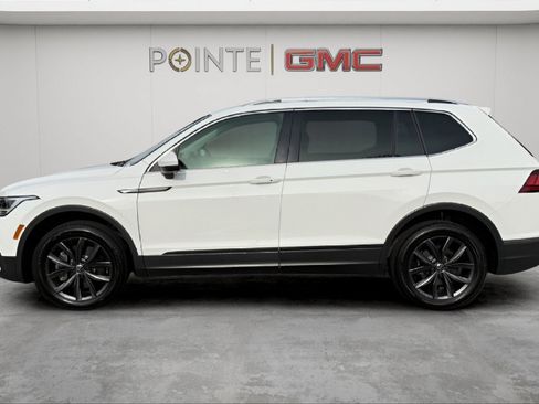 Used 2024 Volkswagen Tiguan SE AWD/4WD image 6
