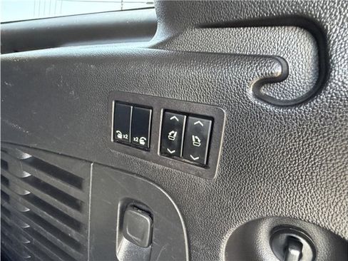 Used 2018 GMC Yukon XL Denali w/ Denali Ultimate Package image 27