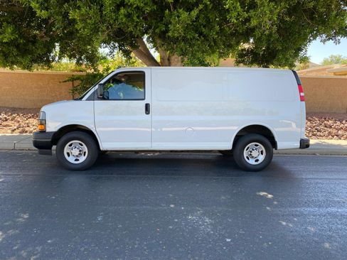 Used 2021 Chevrolet Express 2500 RWD image 59