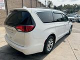 Used 2017 Chrysler Pacifica Touring image 3