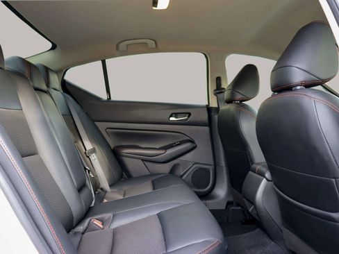 Used 2024 Nissan Altima 2.5 SR image 33