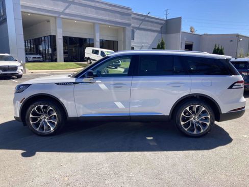 New 2025 Lincoln Aviator 2WD w/ Equipment Group 101A image 8