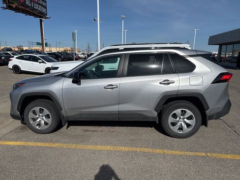 Used 2021 Toyota RAV4 LE AWD/4WD image 6