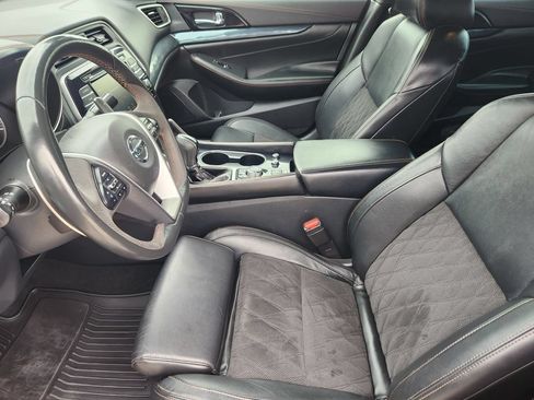 Used 2022 Nissan Maxima SR w/ Sport Mat Group FWD image 14