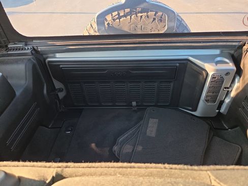 Used 2024 Jeep Wrangler Unlimited Sport AWD/4WD image 12