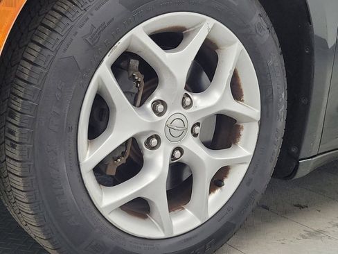 Used 2017 Chrysler Pacifica Touring-L w/ Tire & Wheel Group image 31