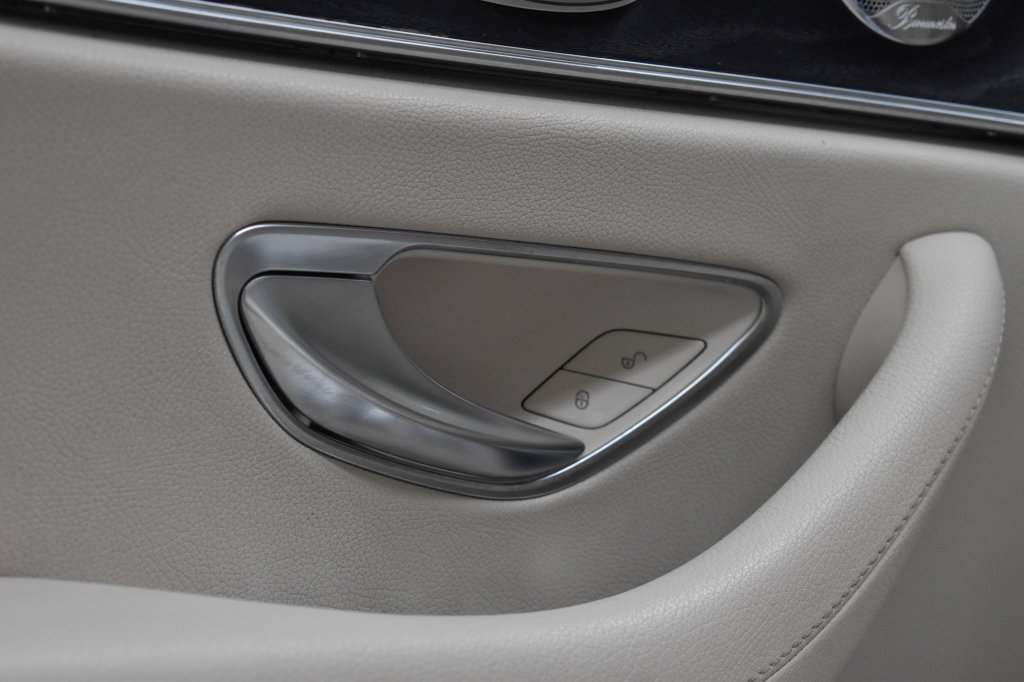 Used 2019 Mercedes-Benz E 300 4MATIC image 16
