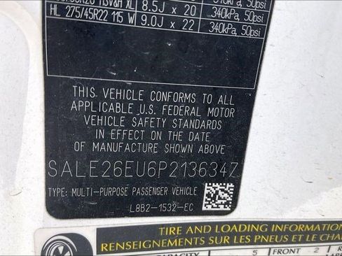 Used 2023 Land Rover Defender 90 X-Dynamic SE image 11