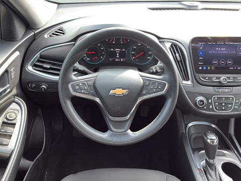 Used 2020 Chevrolet Malibu LT FWD image 20