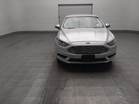 Used 2017 Ford Fusion SE w/ Fusion SE Technology Package FWD image 14