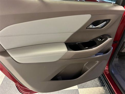 Used 2020 Chevrolet Traverse LT image 18