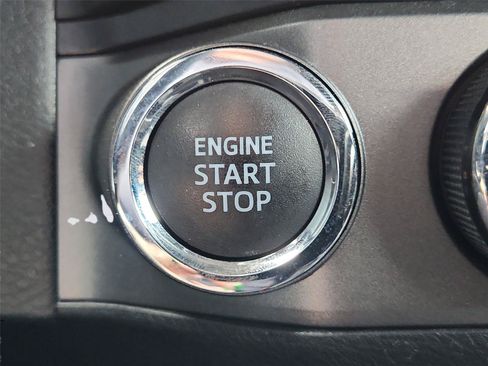 Used 2021 Toyota Tacoma TRD Off-Road w/ Technology Package AWD/4WD image 16