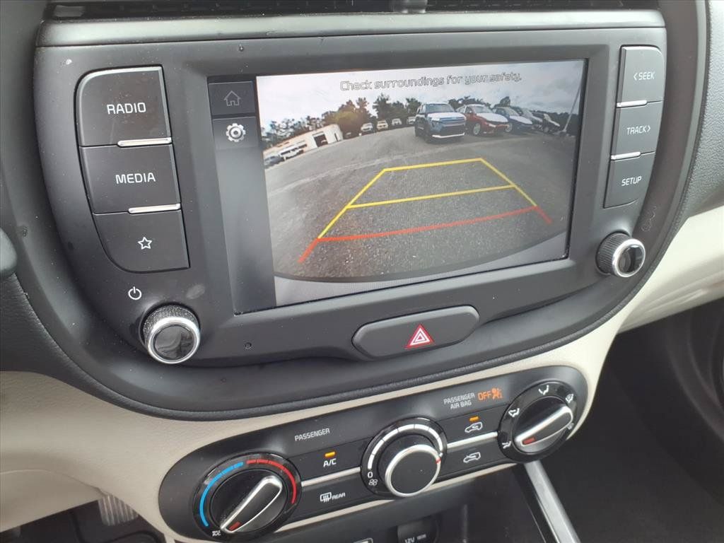 Used 2025 Kia Soul LX w/ LX Technology Package FWD image 26