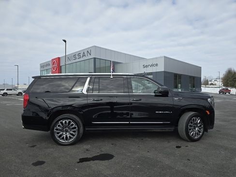 Used 2023 GMC Yukon XL Denali Ultimate image 15