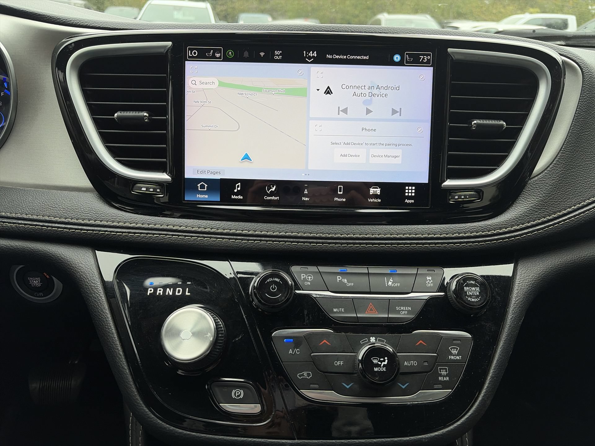 Used 2024 Chrysler Pacifica Premium FWD image 15