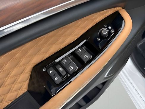 Used 2022 Jeep Grand Cherokee L Summit w/ Advanced Protech Group IV image 43