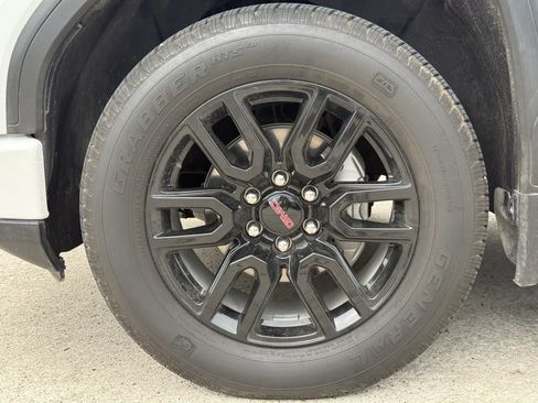 Used 2024 GMC Sierra 1500 Elevation w/ LPO, Elevation Black Package RWD image 13