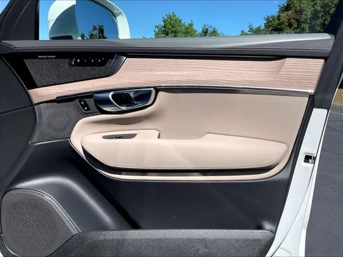 New 2026 Volvo XC90 B6 Ultra w/ Protection Package AWD/4WD image 31