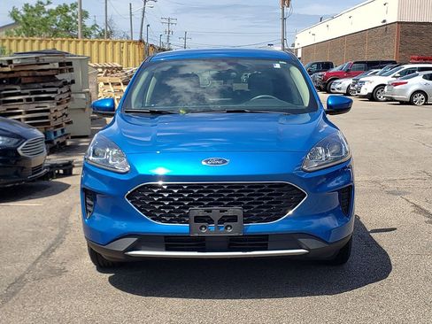 Used 2020 Ford Escape SE FWD image 2