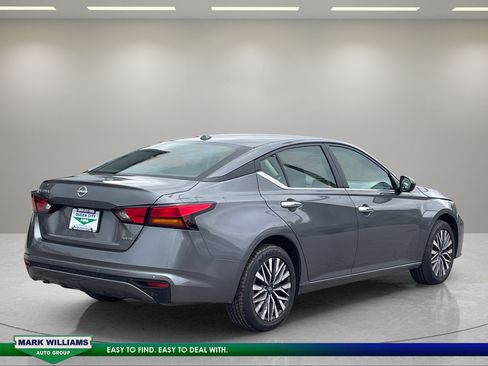 Used 2025 Nissan Altima 2.5 SV AWD/4WD image 5