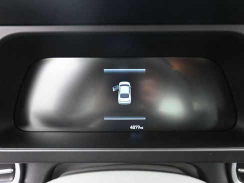 Certified 2025 Hyundai Elantra Sport image 28