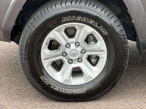Used 2016 Toyota 4Runner SR5 AWD/4WD image 24