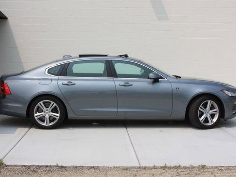Used 2018 Volvo S90 T5 Momentum w/ Convenience Package image 16