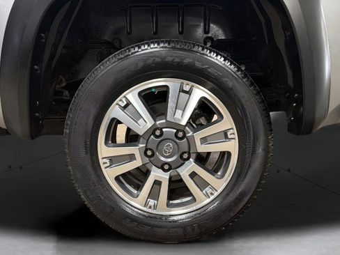 Used 2020 Toyota Tundra Platinum AWD/4WD image 28