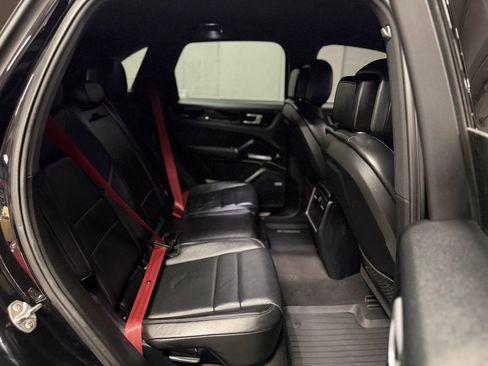 Used 2019 Porsche Cayenne AWD/4WD image 26