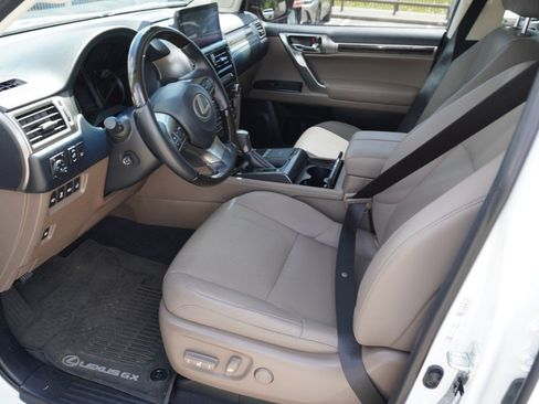 Used 2023 Lexus GX 460 Premium w/ Premium Package AWD/4WD image 8