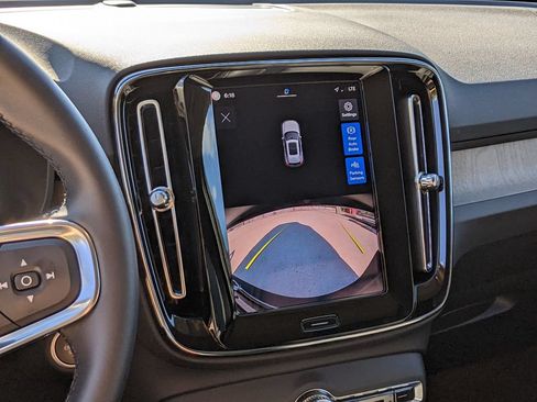 Certified 2023 Volvo XC40 B5 Core w/ Convenience Package AWD/4WD image 16