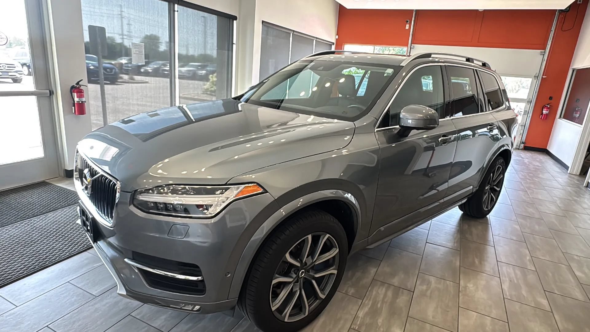 Used 2017 Volvo XC90 T6 Momentum w/ Vision Package AWD/4WD image 11